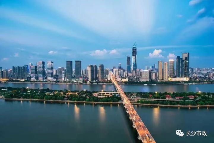 以城市，見未來；與城市，共成長(zhǎng)